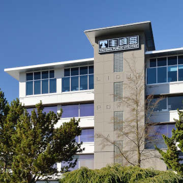 Utility strengthens resilience and customer service with 300,000 advanced meters and communication network