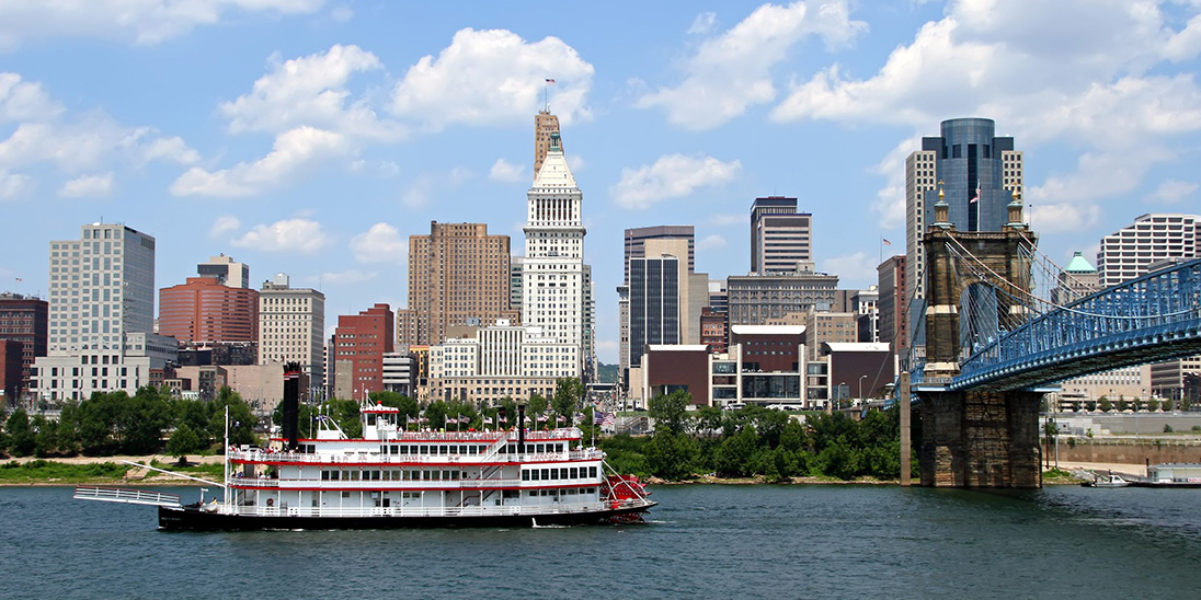 Cincinnati, Ohio skyline and river