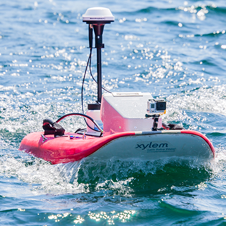 sontek-rqpod-remote-survey-boat01.jpg